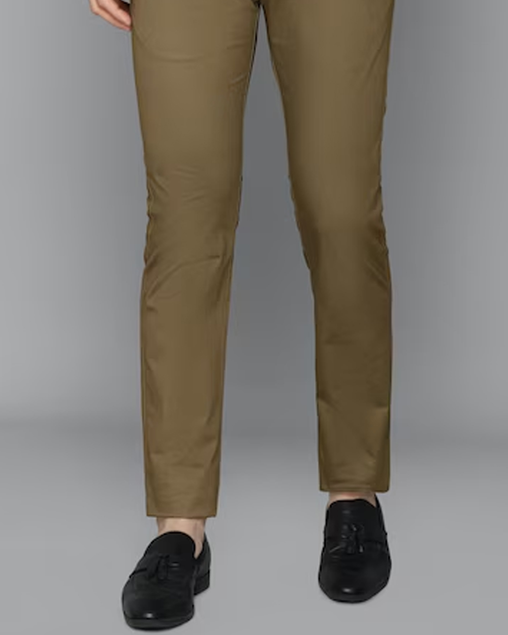 Men Brown Slim Fit Solid Casual Trousers